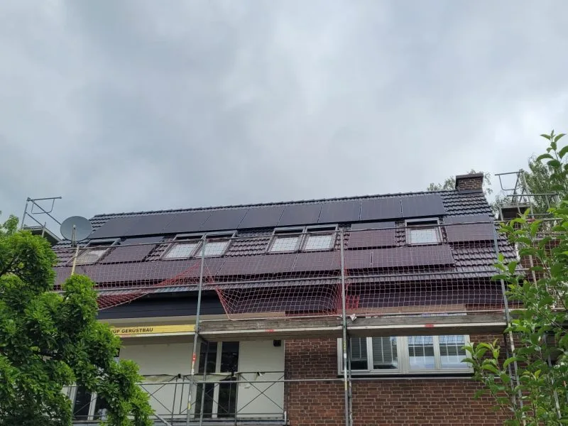Neueindeckung mit Photovoltaik aus einer Hand